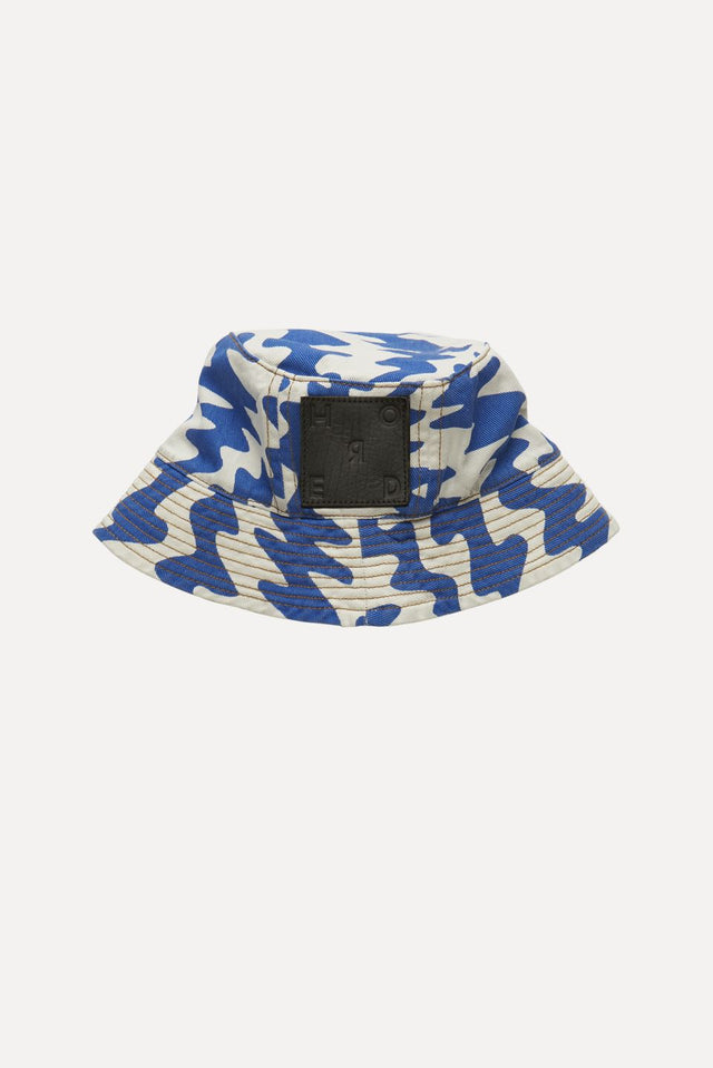 Contrasted Waves Printed Bucket Hat